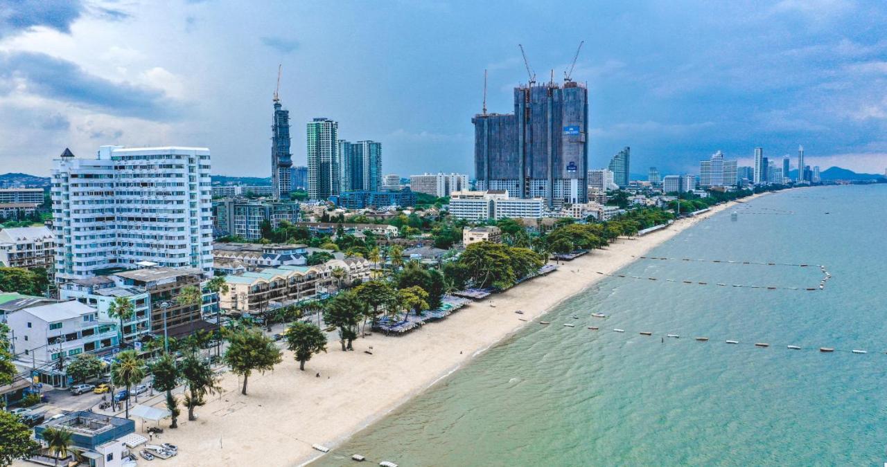 Happy Vikings - Beachfront Jomtien Beach Exterior photo