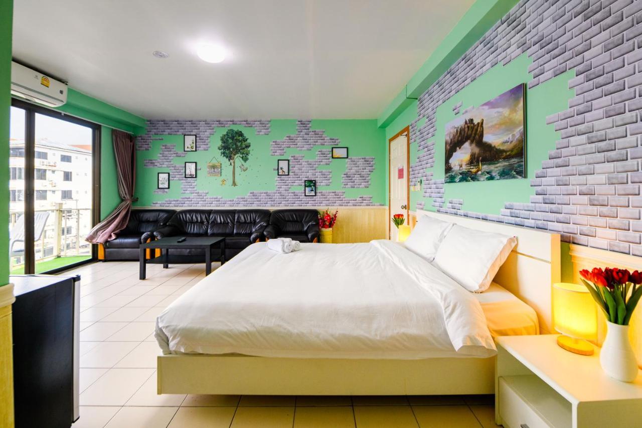 Happy Vikings - Beachfront Jomtien Beach Exterior photo