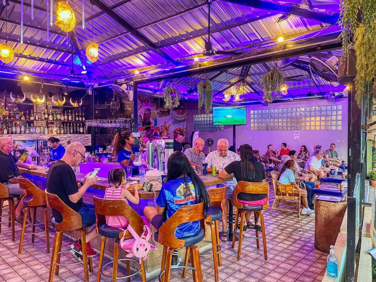 Happy Vikings - Beachfront Jomtien Beach Exterior photo