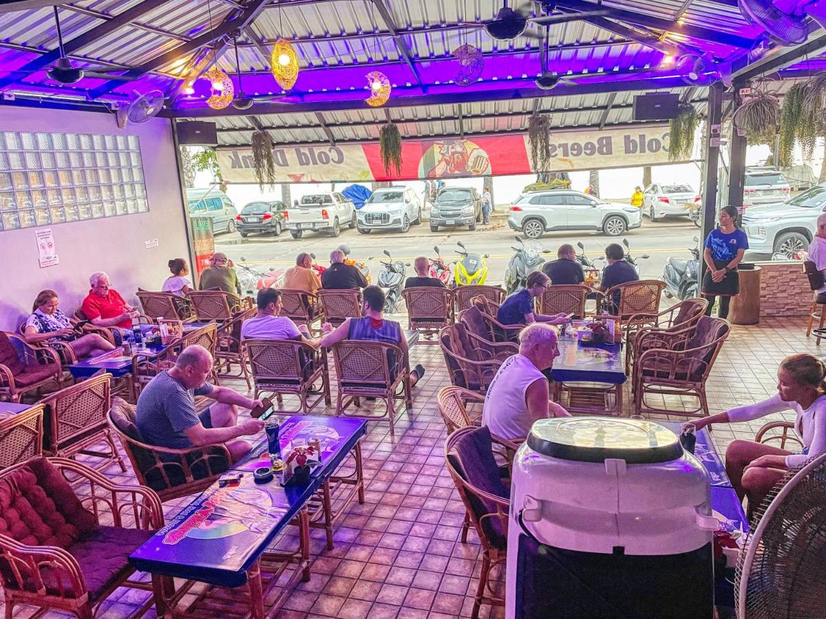Happy Vikings - Beachfront Jomtien Beach Exterior photo