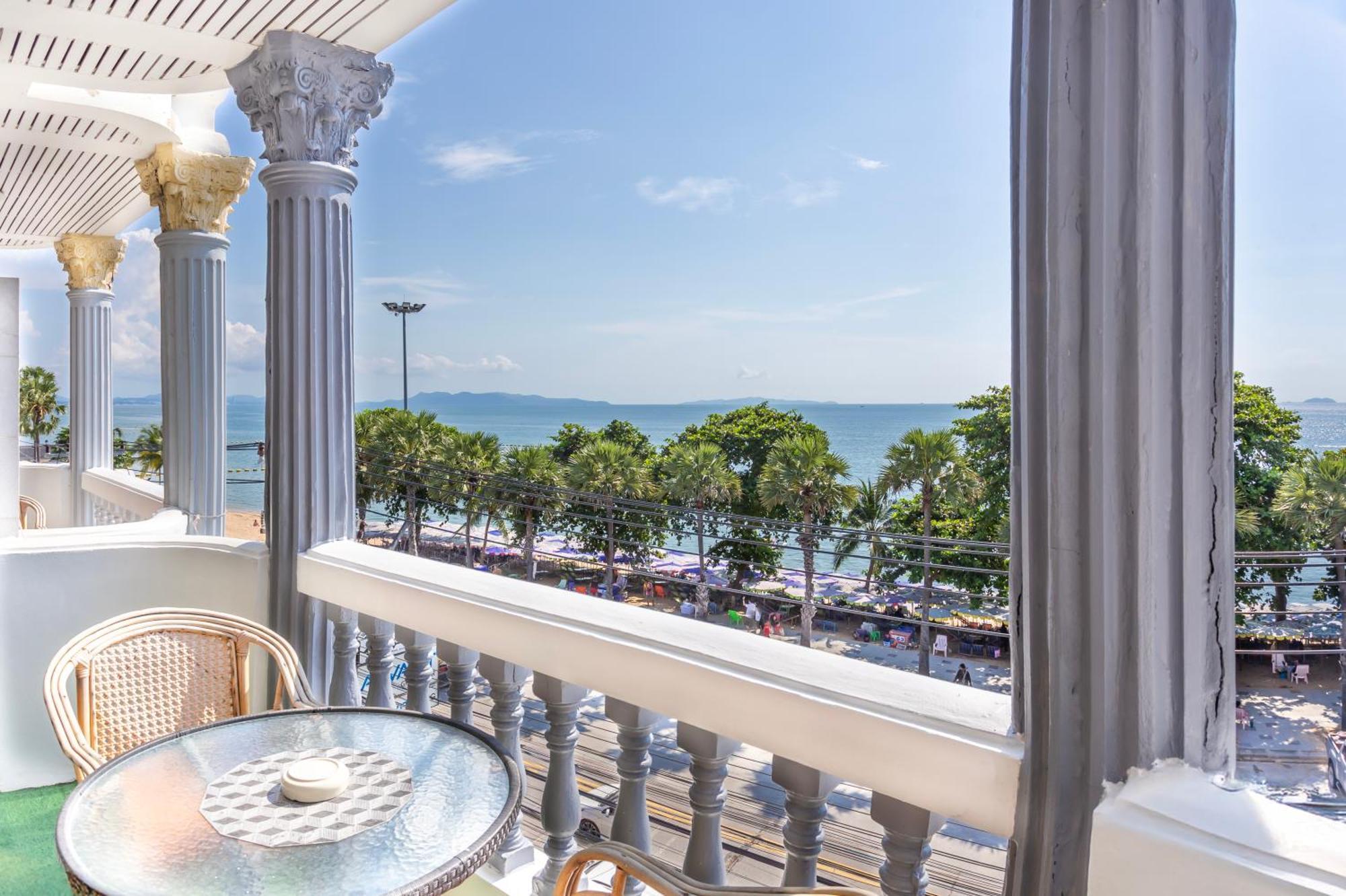 Happy Vikings - Beachfront Jomtien Beach Exterior photo