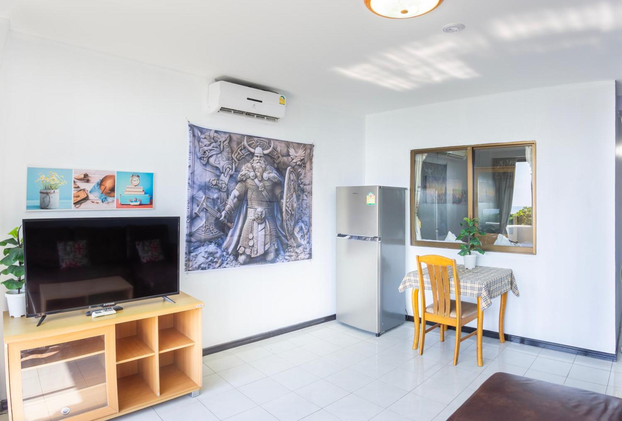 Happy Vikings - Beachfront Jomtien Beach Exterior photo